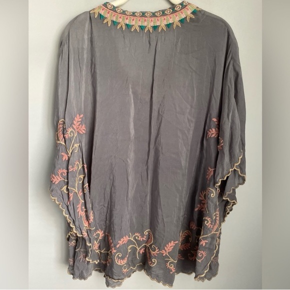 Johnny Was Floral Embroidered Gray Rayon Tie Neck Blouse Size Small - Picture 2 of 9